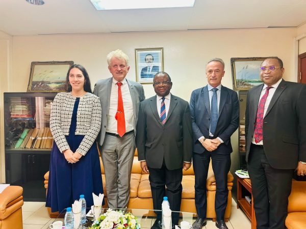 MC14 in Yaounde: Cameroon’s trade Minister receives Ambassador Jean-Marc Chataignier